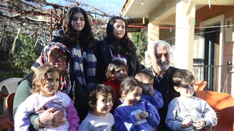 Enkazdan 138'inci saatte kurtarılan Taşhan ailesi hayata yeniden tutundu - Son Dakika Haberleri